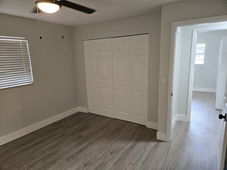 Building Photo - 266 Diamond St