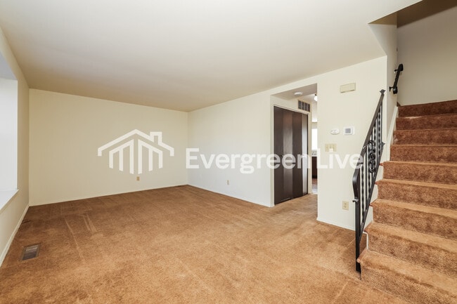 Building Photo - 7523 Mt Hood