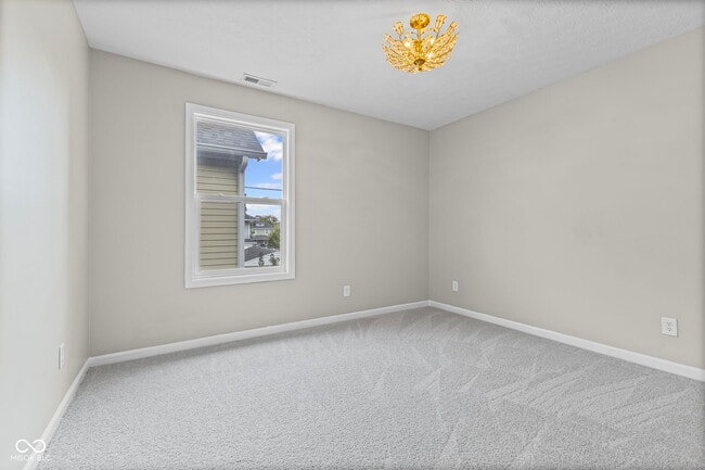 Building Photo - 721 E 23rd St