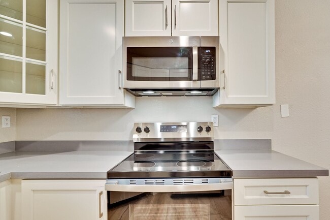 Building Photo - Welcome Home!!! - Great Location