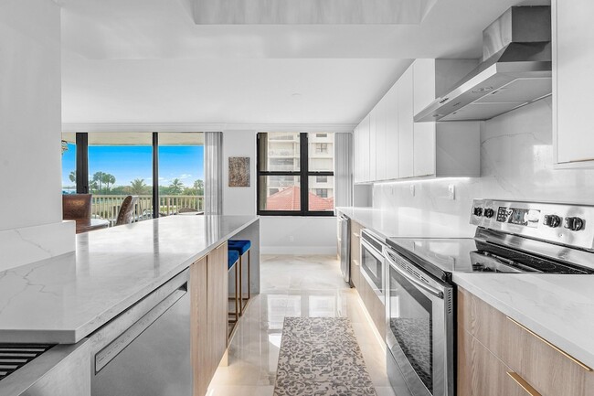 Building Photo - 5480 N Ocean Dr