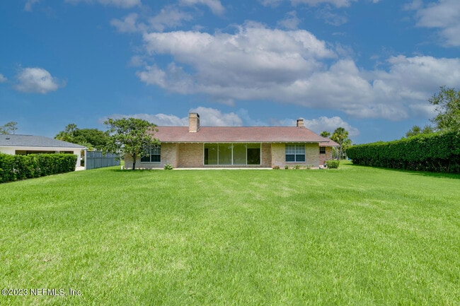 Building Photo - 221 Pablo Rd