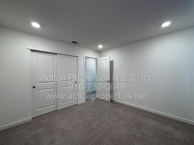 Building Photo - West Roseville - Gorgeous 3 Bed, 2.5 Bath Home - Close to Parks, Shopping, and Top Rated Schools!