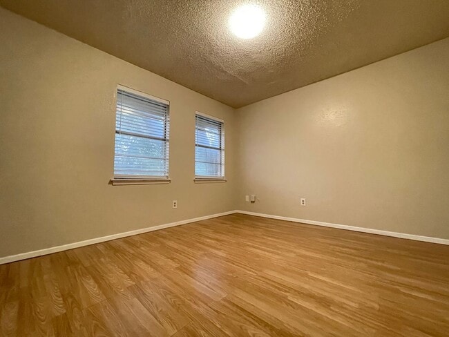 Building Photo - Affordable 2/1