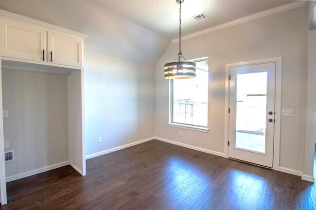 Building Photo - 813 NW 188th St