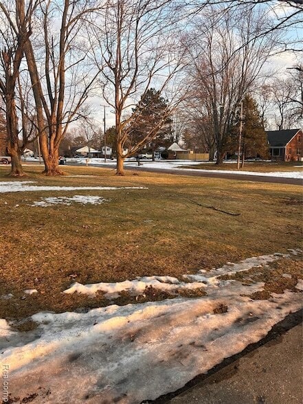 Building Photo - 1136 W Rowland St