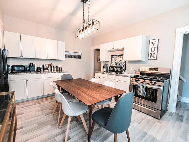 Building Photo - 2106 Pogue Ave