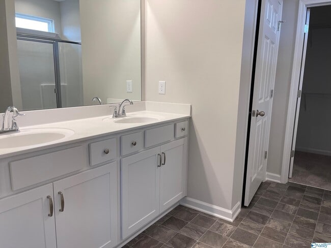 Building Photo - 16524 Demi Dr