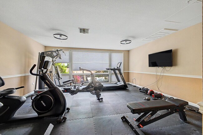 Building Photo - 4200 N Miller Rd