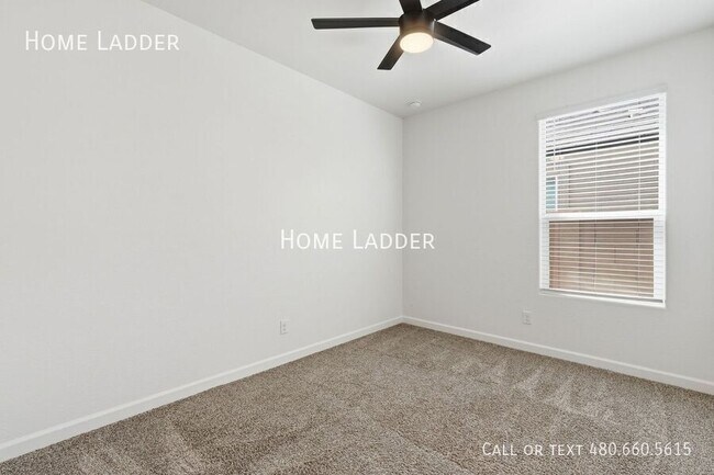 Building Photo - 2713 N Camden Dr