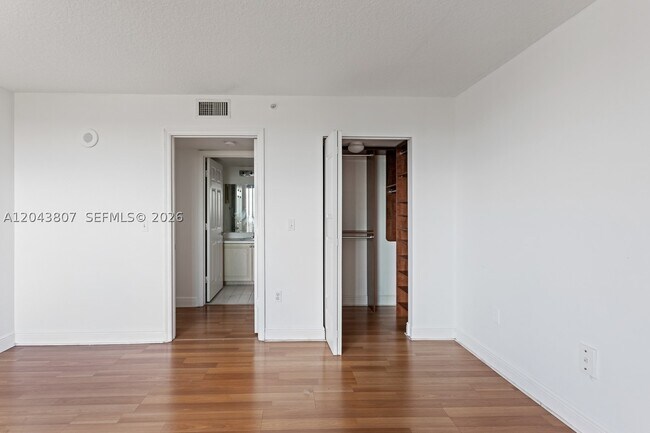 Building Photo - 3000 Coral Wy
