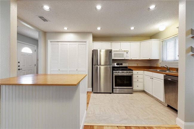 Building Photo - 1801 W 37th St