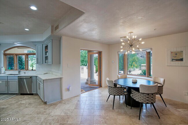 Building Photo - 10420 E Morning Vista Ln