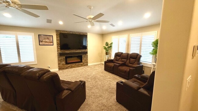 Building Photo - ?? Your Private Staycation Home with Resort-Style Backyard ??
