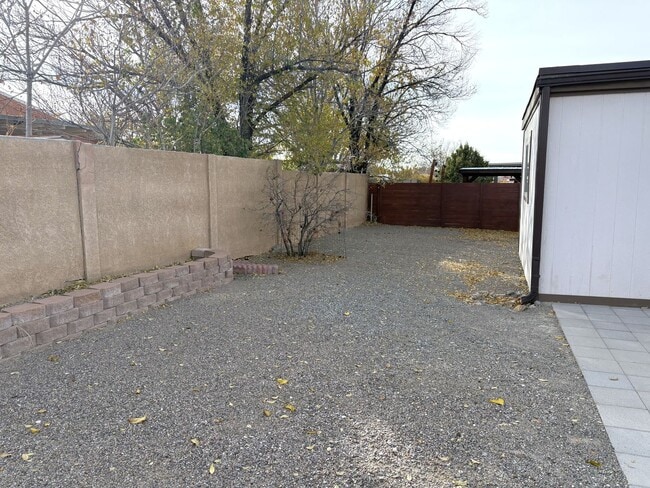 Building Photo - Beautiful 5 Bedroom NE Heights Home With Big Backyard!