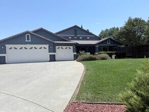 Building Photo - 1500 Hannah Ct