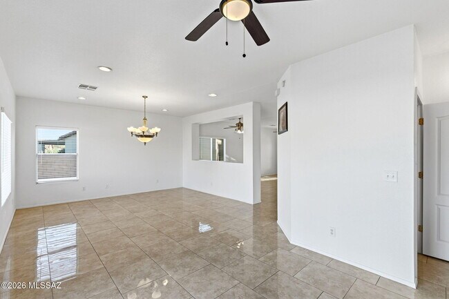 Building Photo - 4821 E Twinflower Pl