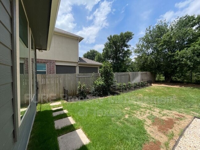 Building Photo - 716 Expedition Way