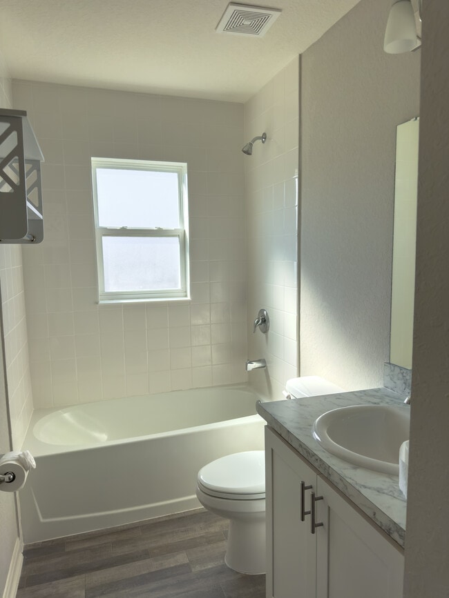 Building Photo - 4339 Swan St