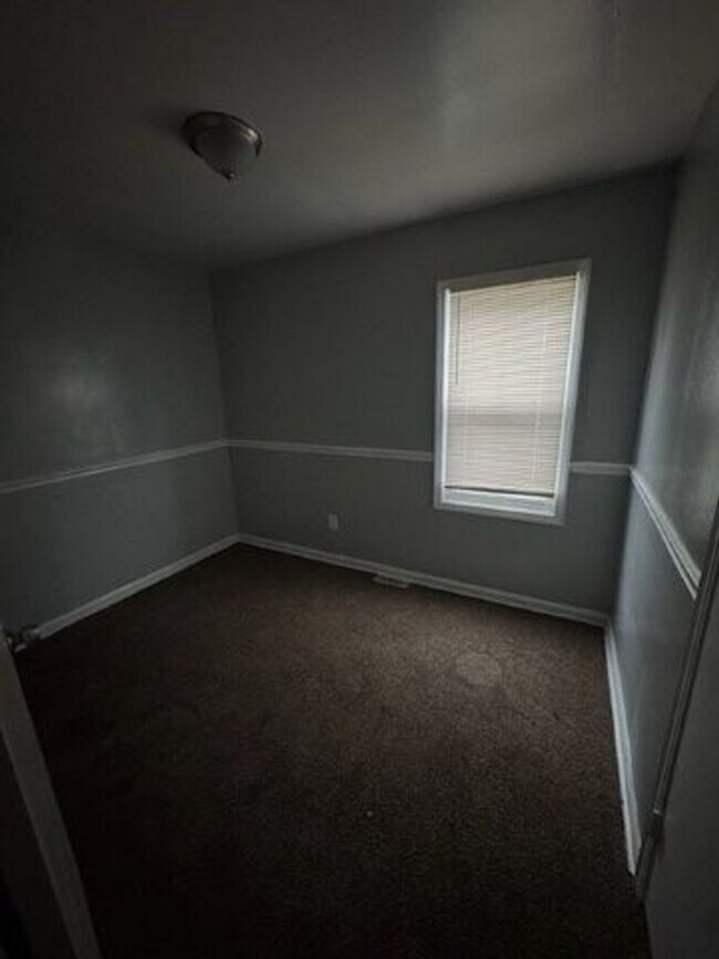 Building Photo - 7501 Lamphere- 3 Bed & 1 Bath FOR RENT