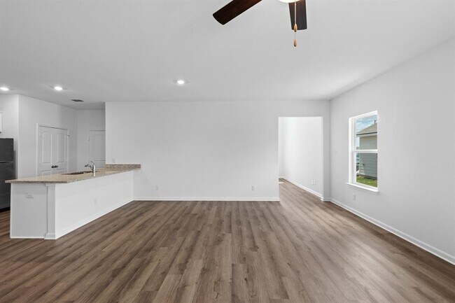 Building Photo - 392 Low Pasture Trl