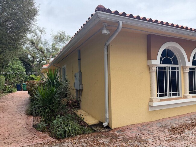 Building Photo - 7449 SW 104th St