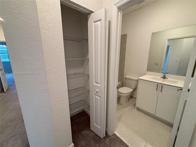 Building Photo - 2622 SE 10th St