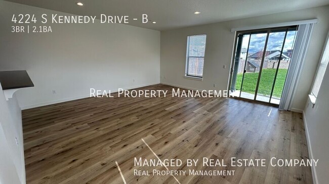 Building Photo - 4224 S Kennedy Dr