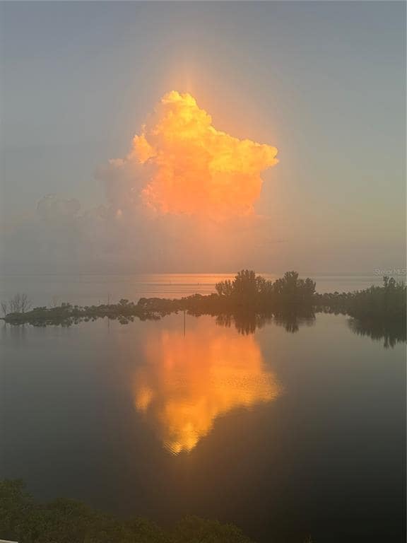 Building Photo - 6009 Sea Ranch Dr