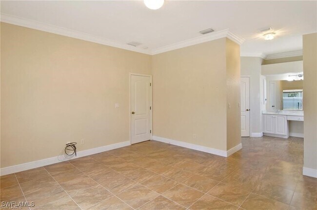 Building Photo - 805 SW 4th Pl