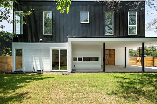 Building Photo - 5507 Manor Rd