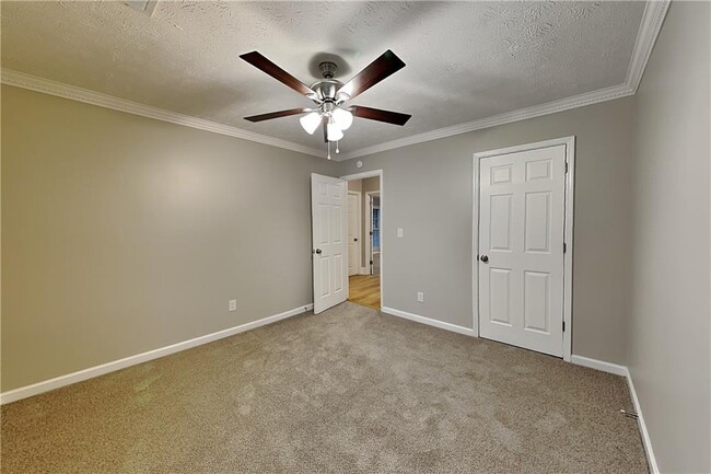 Building Photo - 215 Hersfeld Ct