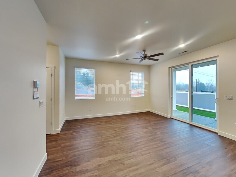 Building Photo - 4805 85th Ave NE