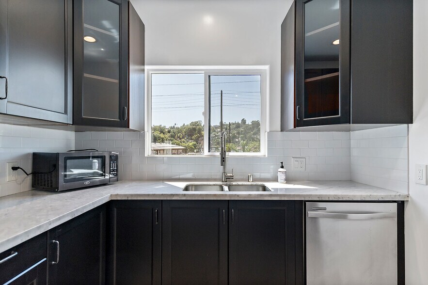 Building Photo - 4620 Eagle Rock Blvd