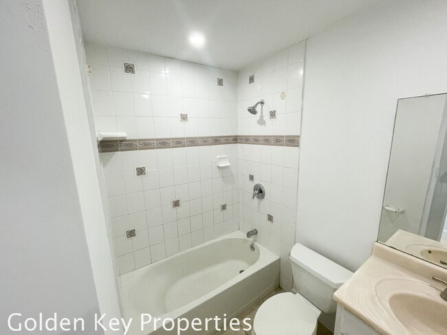 Building Photo - Remodeled San Marcos corner property.