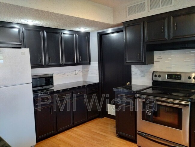 Building Photo - 8643 E Cherry Crk Ct