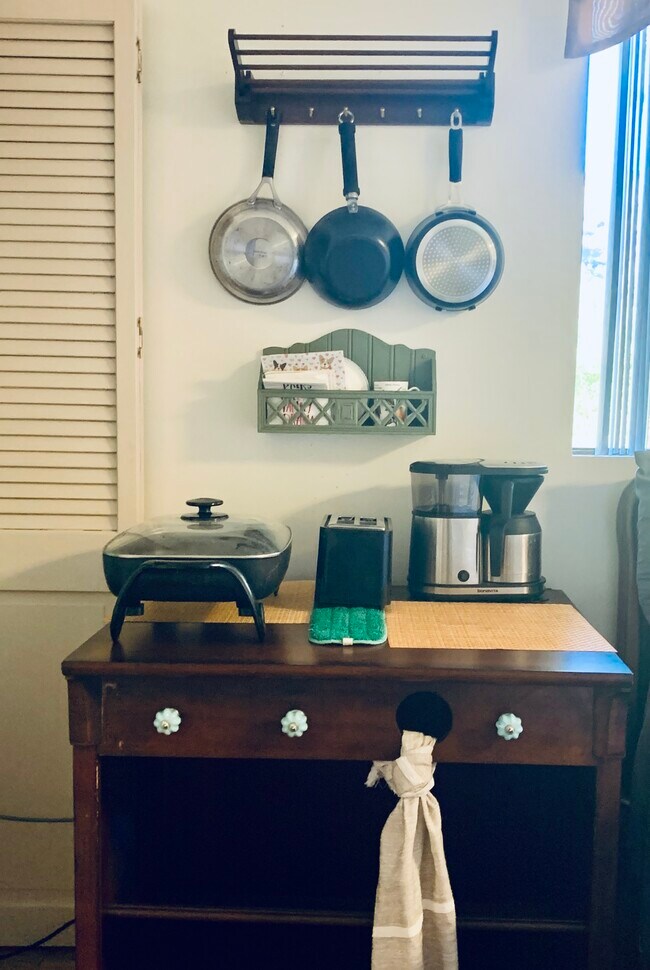 Building Photo - 2328 Via Saldivar St