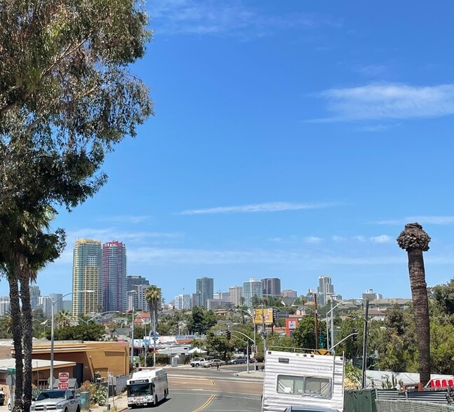 Building Photo - 1990 Ocean View Blvd