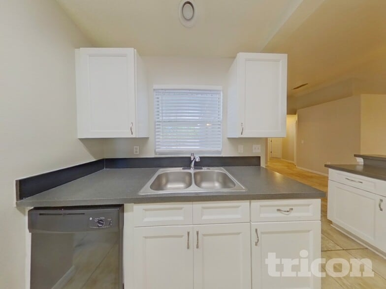 Building Photo - 400 Cocoa Ct