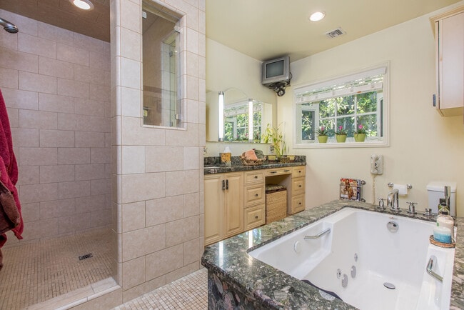 Bathroom #2 - 5440 Ben Ave