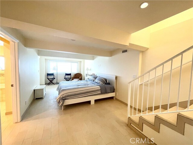 Building Photo - 1051 Gaviota Dr