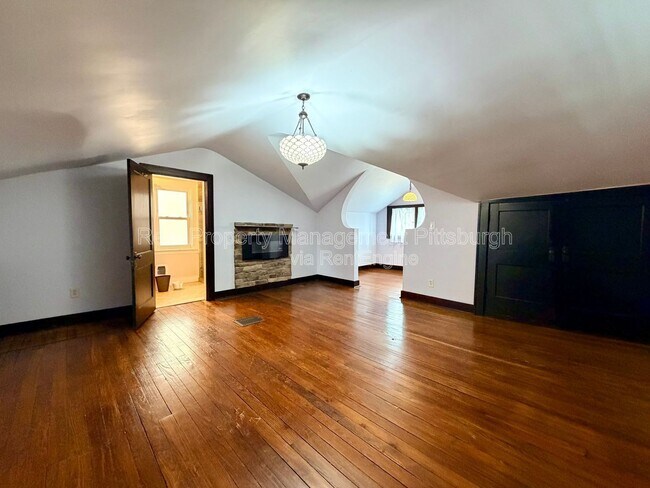 Building Photo - 1818 Kleber St