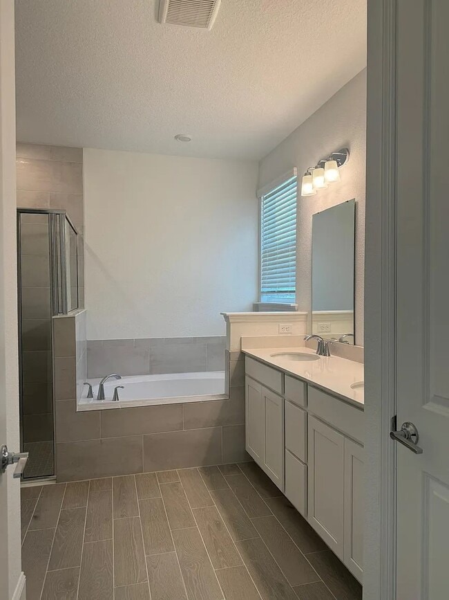 Building Photo - 298 Seaforth Dr