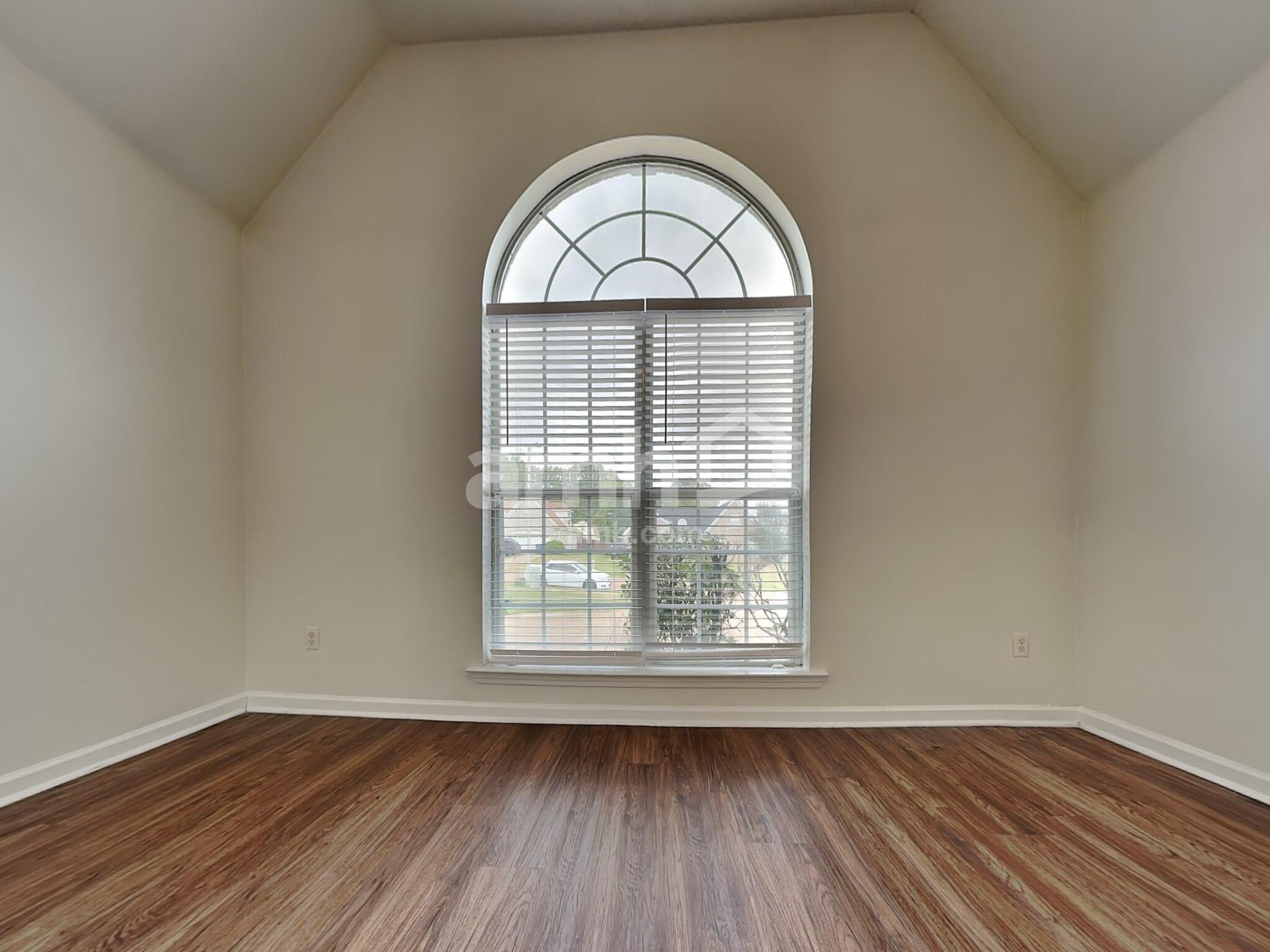 Building Photo - 8981 Oak Grove Blvd