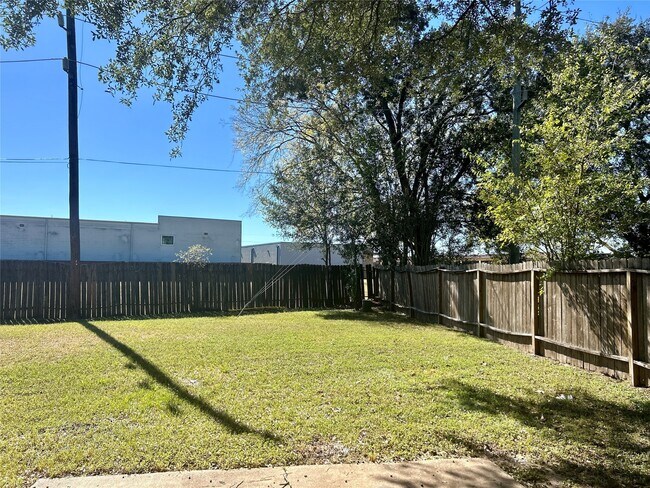 Building Photo - 16347 Sky Blue Ln