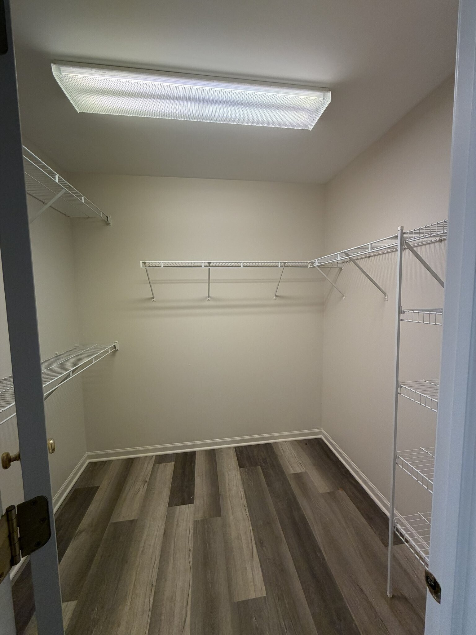 Building Photo - 1527 Yellowstone Dr