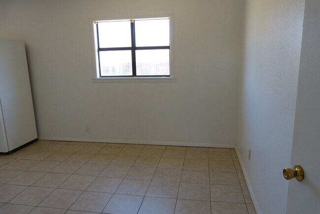 Building Photo - Cute 3 bedroom!