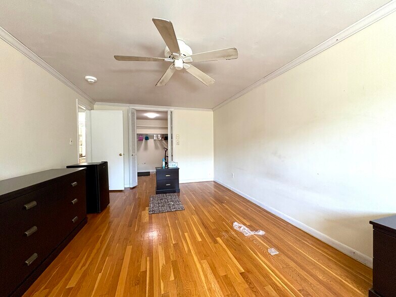 Building Photo - 121 Tremont St