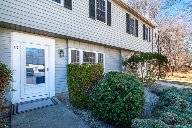 Building Photo - 16 Brantwood Dr