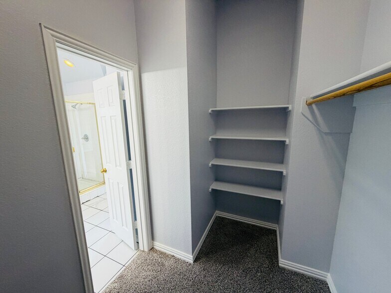 Building Photo - 5728 Blackmon Ct